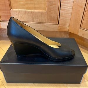 Naturalizer black leather Sienna peep toe wedges